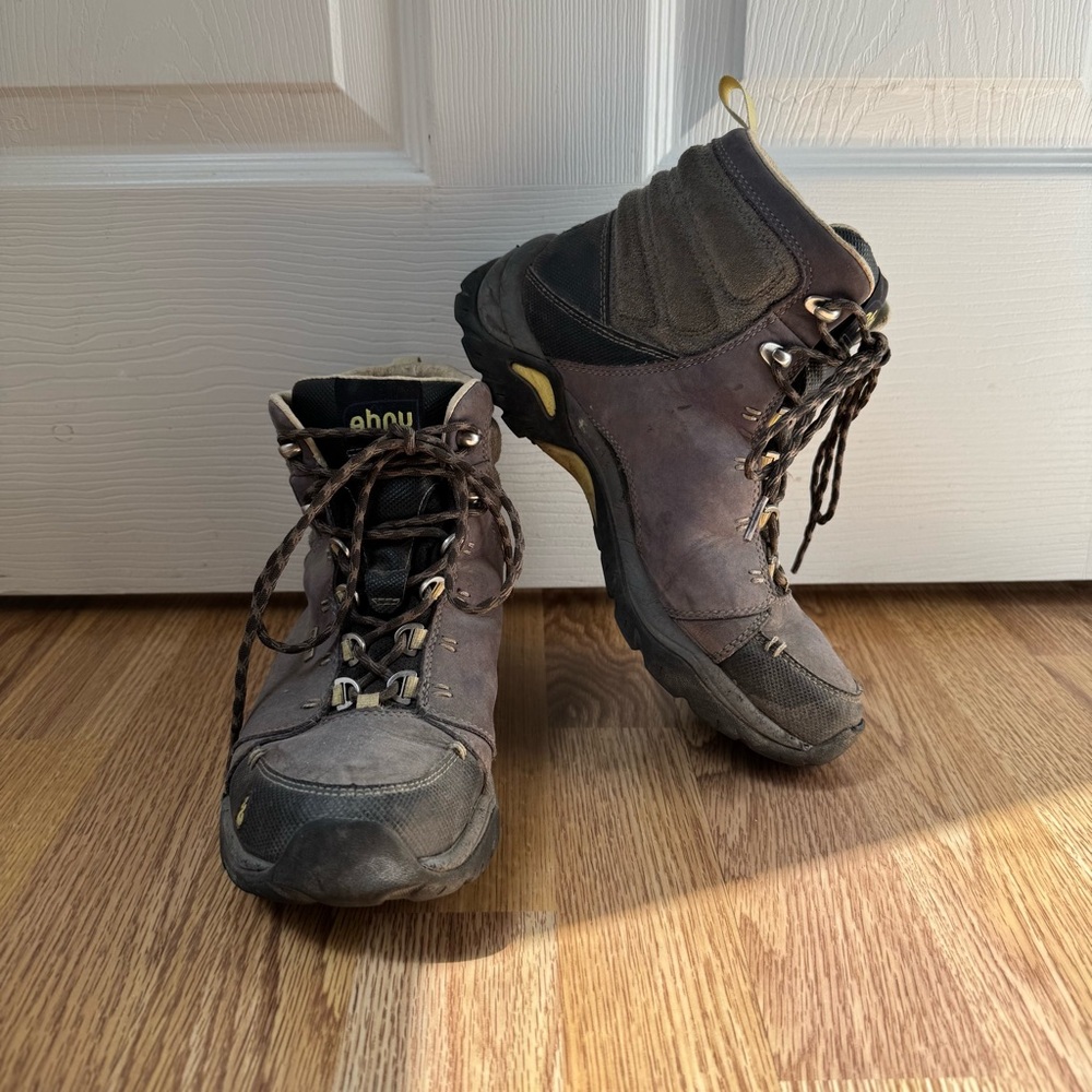 Ahnu Montara Women’s Hiking Boots Size 7.5